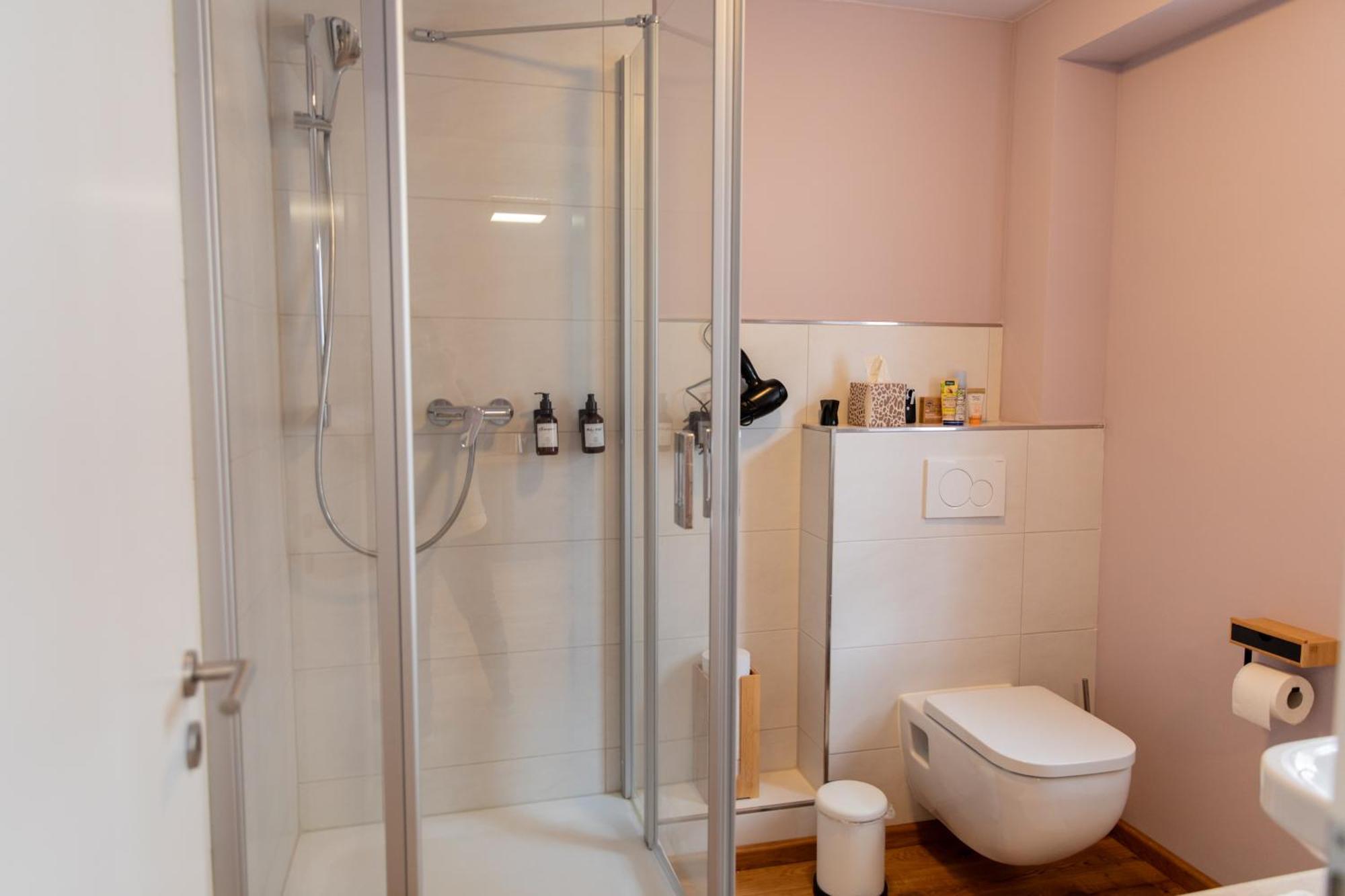 Altstadt Apartment Am Dom Wetzlar, 1 Zi, Kueche, Bad Mit Parkplatz Am Grundstueck Esterno foto