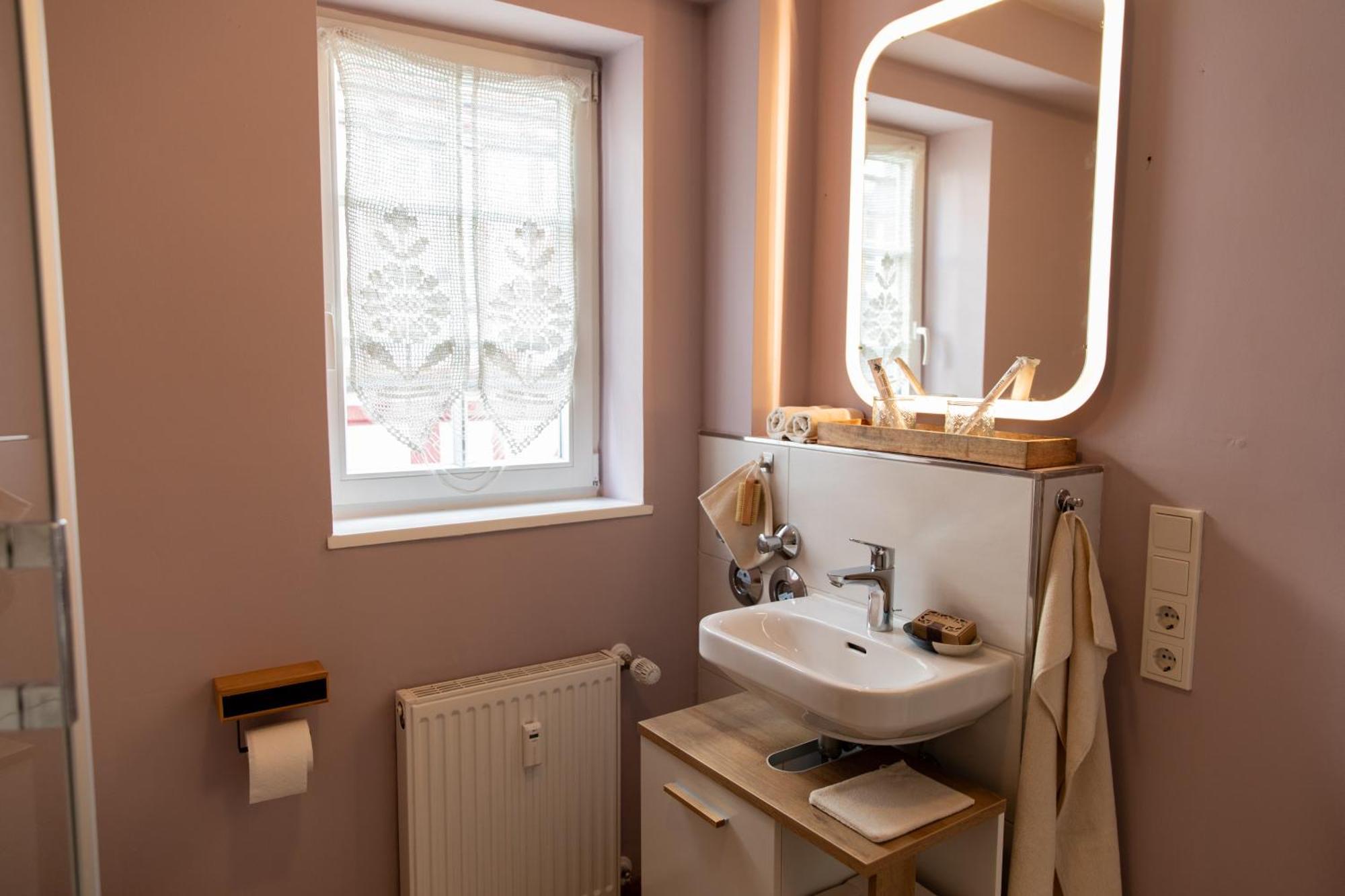 Altstadt Apartment Am Dom Wetzlar, 1 Zi, Kueche, Bad Mit Parkplatz Am Grundstueck Esterno foto